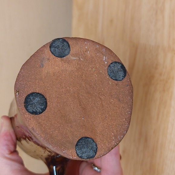 Vintage Red Clay Pottery Bear inside a tree stump Desk decor pen holder - Picture 5 of 5